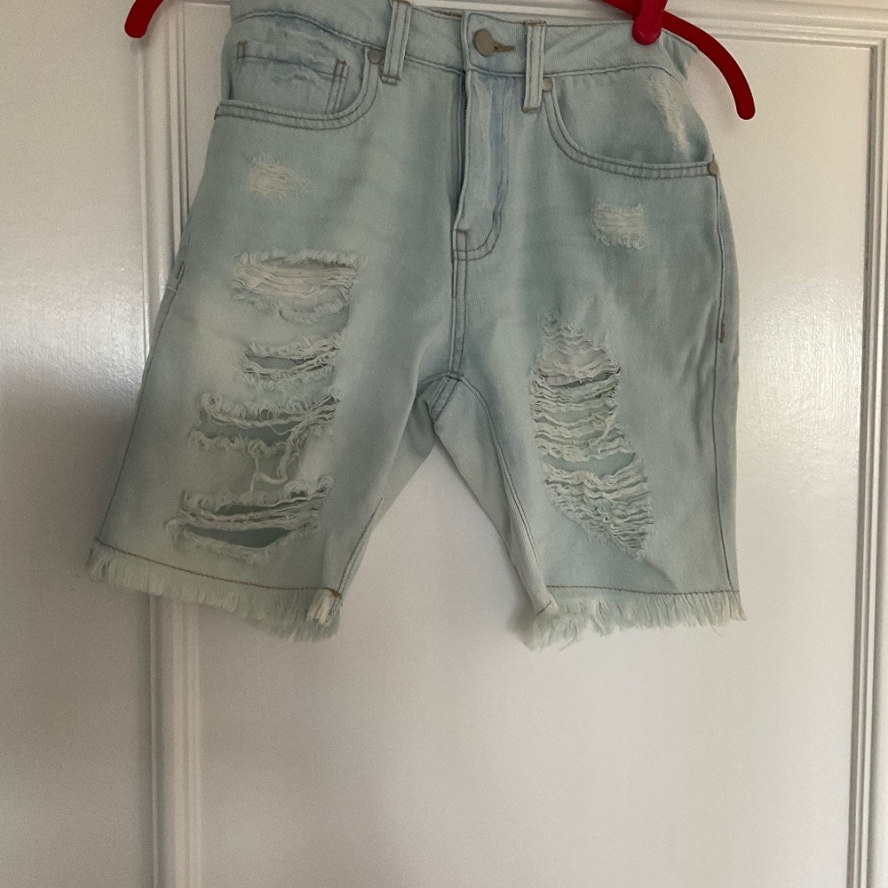 Love Fire distressed shorts size 0